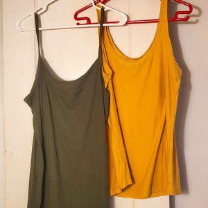 🏷= $1 Set of 2 XXL No Boundaries tank tops.